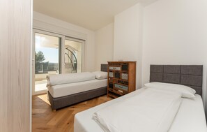 Cuna de viaje y wifi gratis