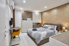 3 bedrooms, iron/ironing board, Internet