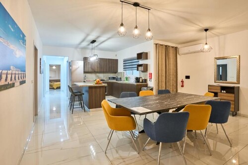 Il-Girna- Modern Seaside Accommodation-Three-Bedroom Vacation Home