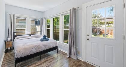 Cozy Hyde Park Stay with Parking, Yard & Walkable Eats