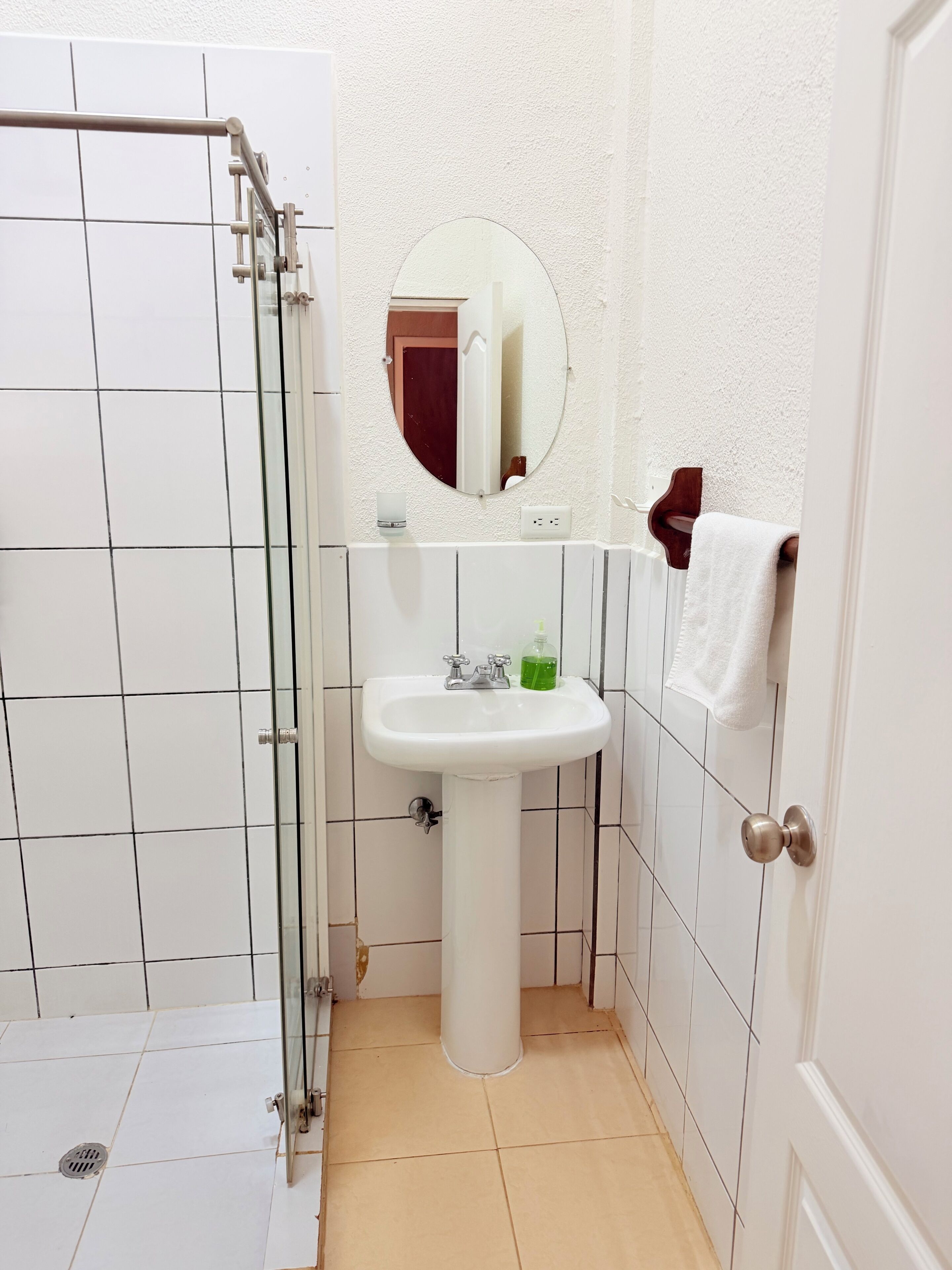 ห้องคอมฟอร์ทดับเบิลหรือทวิน, วิวสวน | ห้องน้ำ | ฝักบัว, ไดร์เป่าผม, ผ้าเช็ดตัว, สบู่