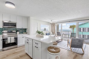 Family Condo, Ocean View | Private kitchen