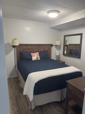 Cortinas blackout, tabla de planchar con plancha y wifi gratis 