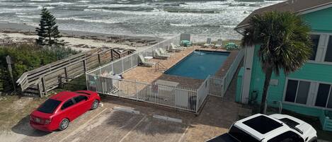 Deluxe Condo, Balcony, Ocean View | Pemandangan balkoni