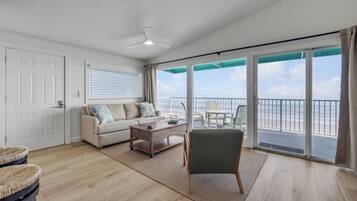 Cortinas blackout, tabla de planchar con plancha y wifi gratis