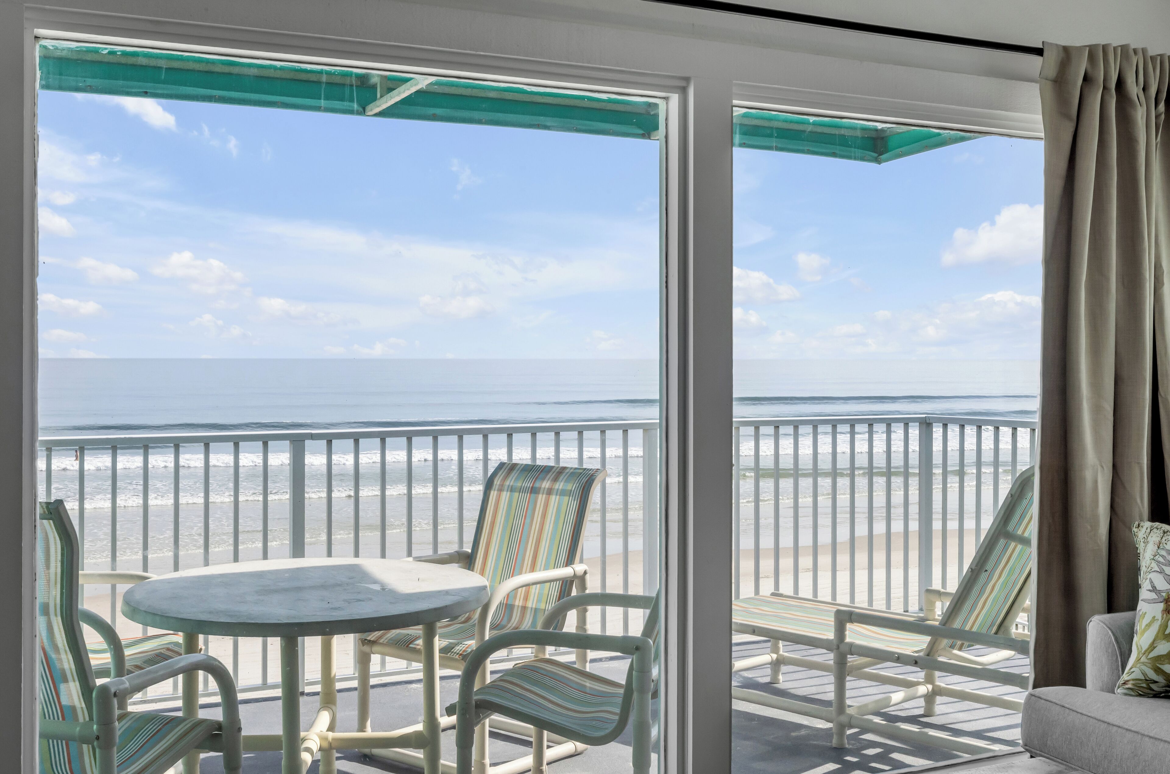 Deluxe appartement, uitzicht op het strand | Terras