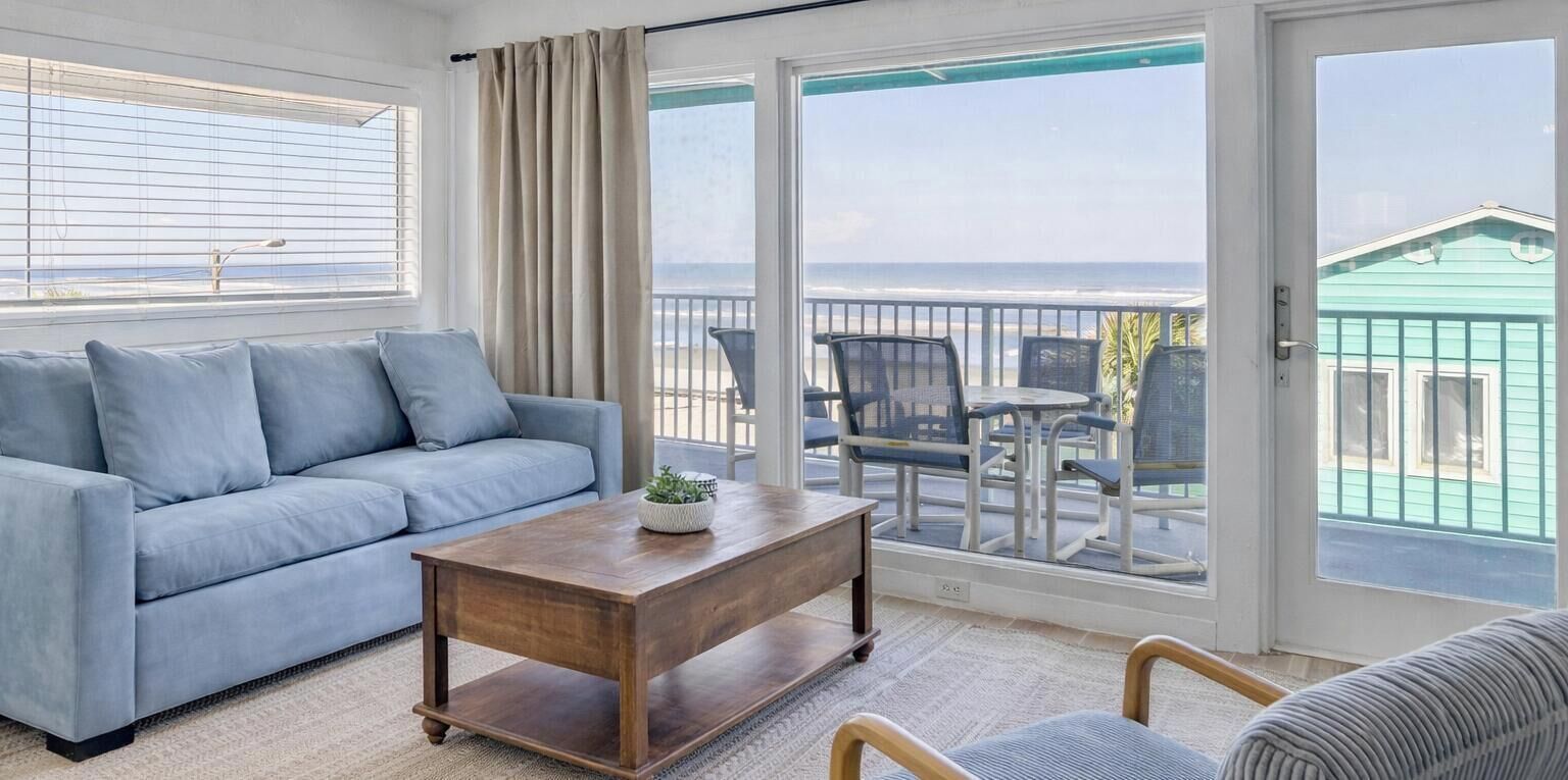 Deluxe Condo, Balcony, Ocean View | Living area