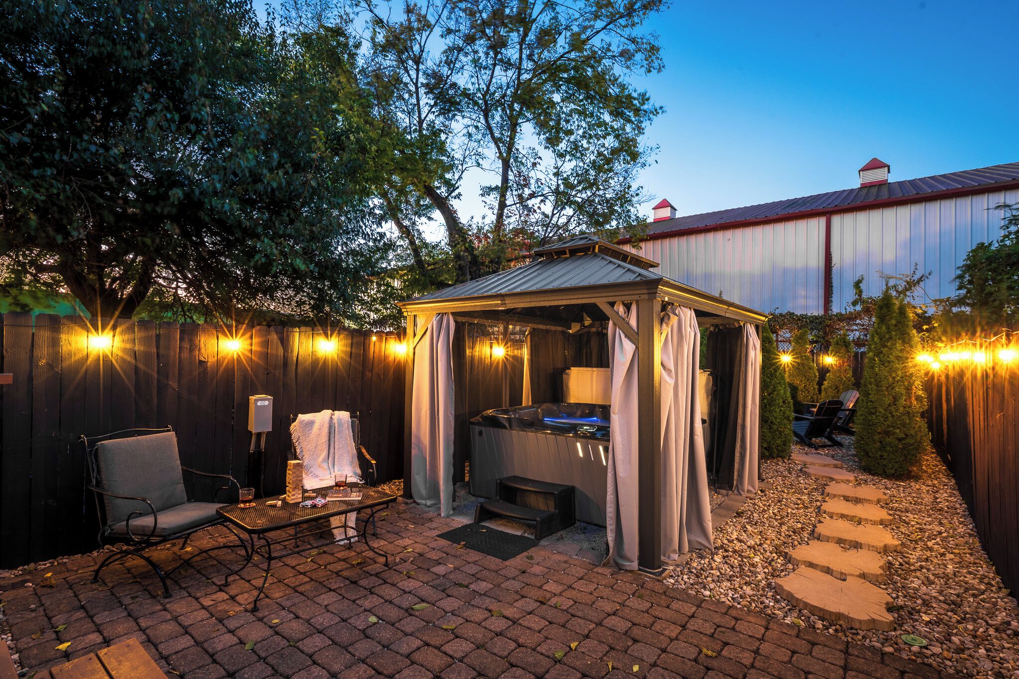 مغطس سبا خارجي