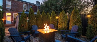 The Manhattan ~ Hot Tub, Fire Pit, Grill & Chill