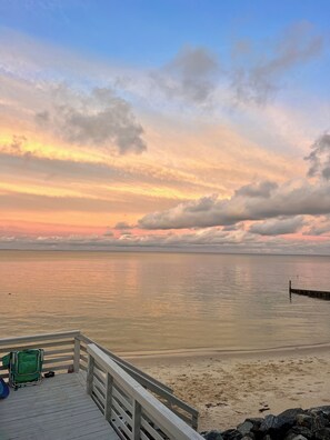 Beach - Private Beach 3BR, 2BA Retreat - your peaceful getaway awaits (Bavon)