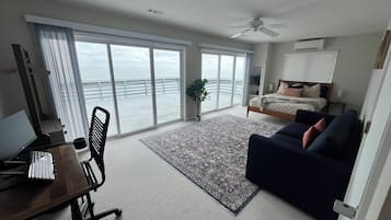 3 bedrooms, iron/ironing board, internet, bed sheets