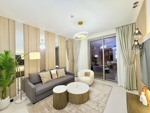 Caja de seguridad en la habitación, escritorio y cortinas blackout 