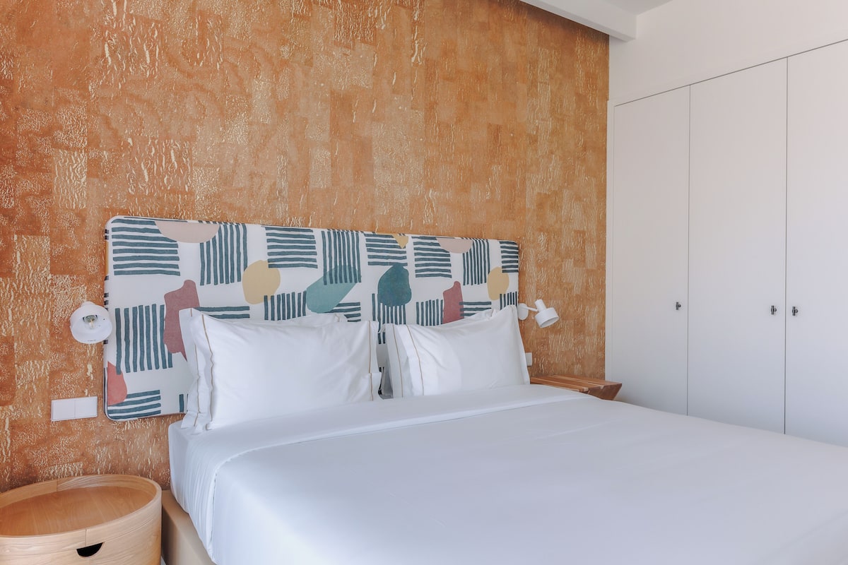 Caja de seguridad en la habitación y escritorio