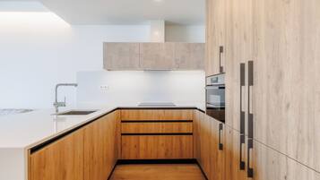 Microwave, stovetop, cookware/dishes/utensils