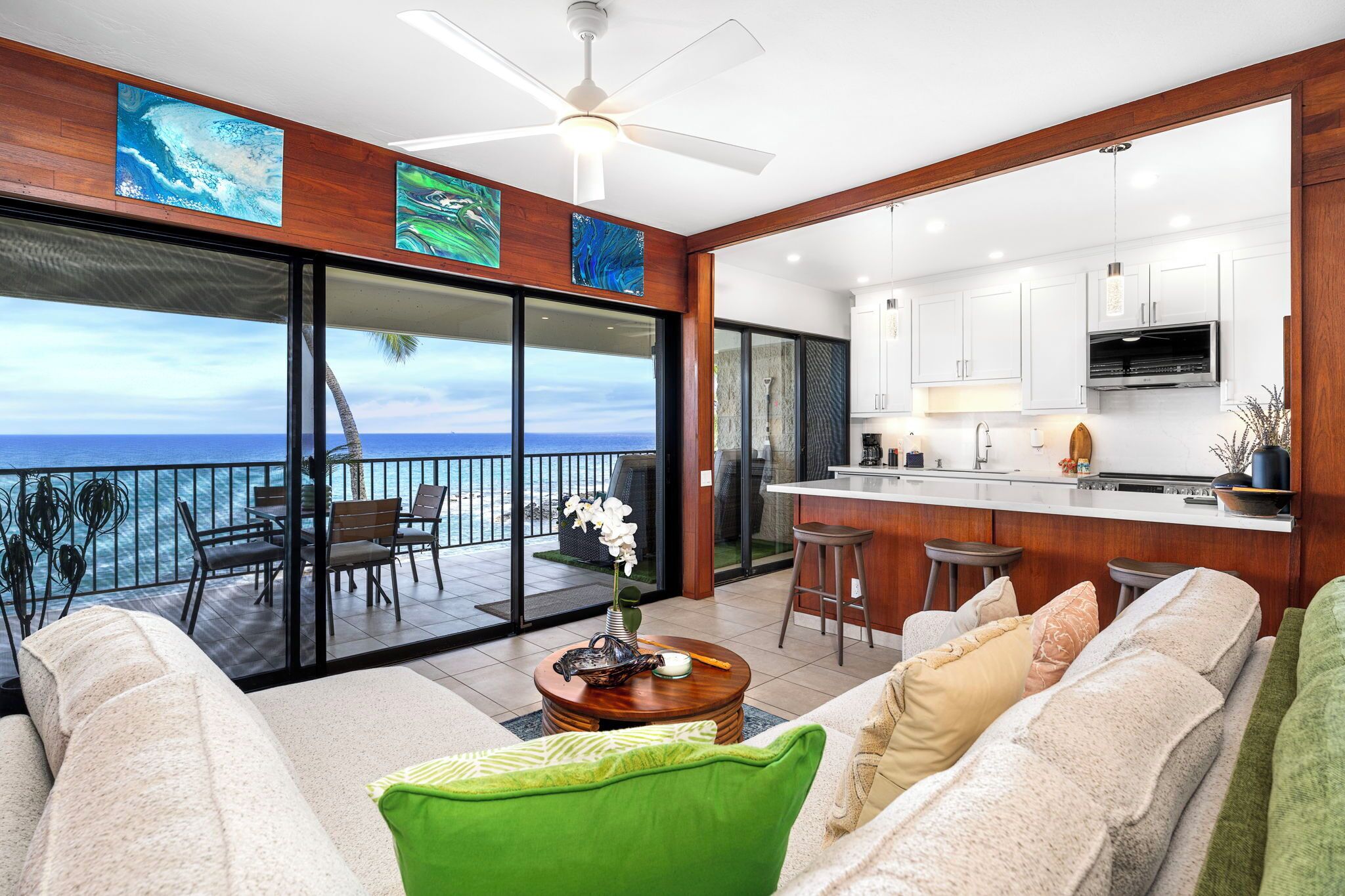 Apartment, Mehrere Betten, Veranda, Meerblick (Hale Pohaku 3) | Wohnbereich