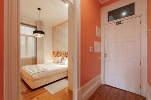 1 bedroom, iron/ironing board, Internet, bed sheets - VIVA  Breiner Chic Apartment (Porto)