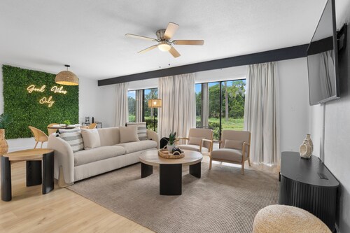 Chic Boho Getaway, Peaceful Central Florida Condo