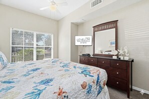 3 bedrooms, desk, iron/ironing board, travel crib