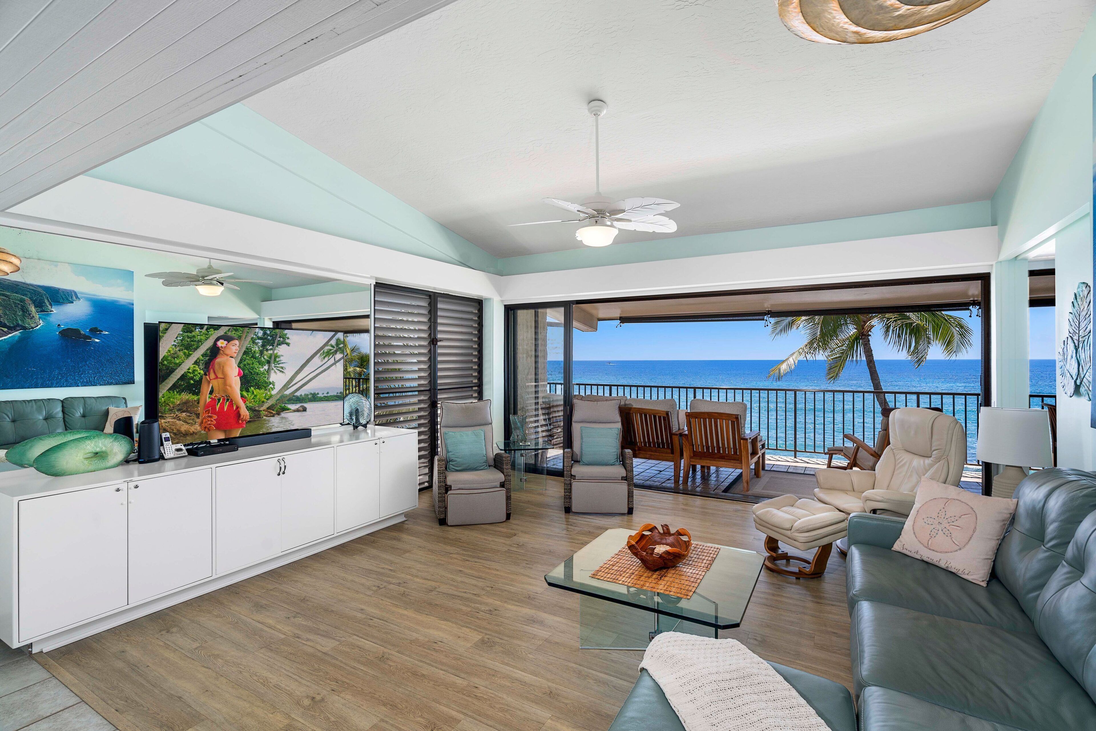 Condo, Multiple Beds, Lanai, Ocean View (Hale Pohaku 5) | Living area