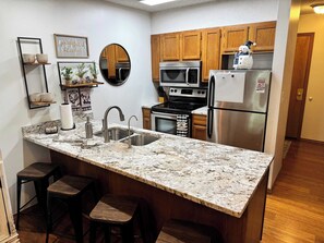 Fridge, microwave, oven, stovetop - Penthouse at Notch (First Responder Owner) (Branson West)
