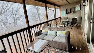 TV, fireplace, offices