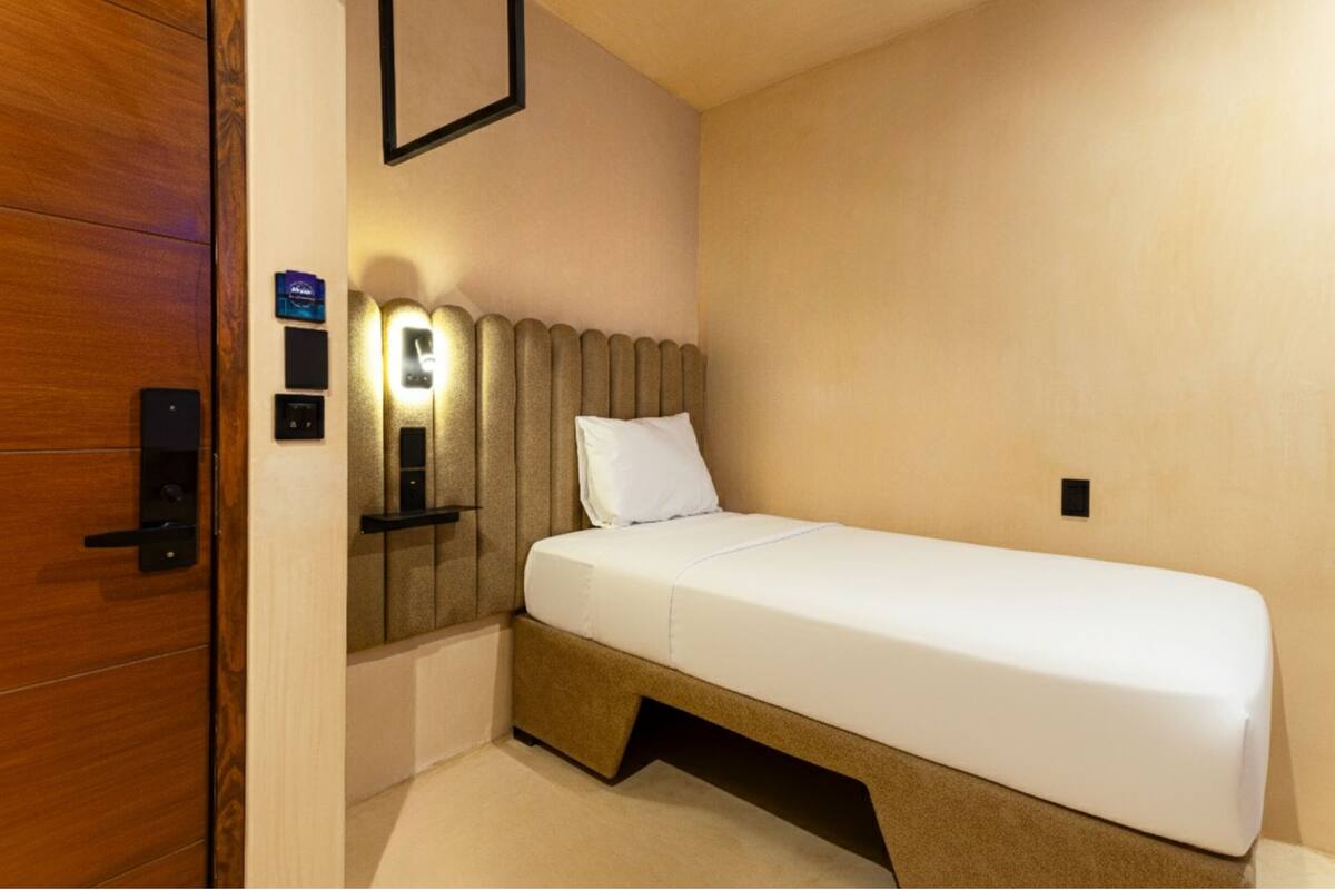 غرفة فردية | مساحة عمل للكمبيوتر المحمول وواي فاي مجانًا