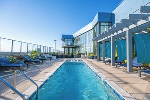 حمّام سباحة خارجي