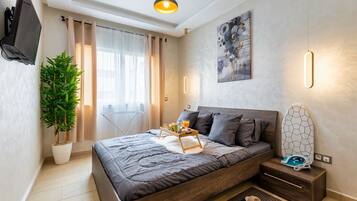 2 bedrooms, iron/ironing board, internet, bed sheets