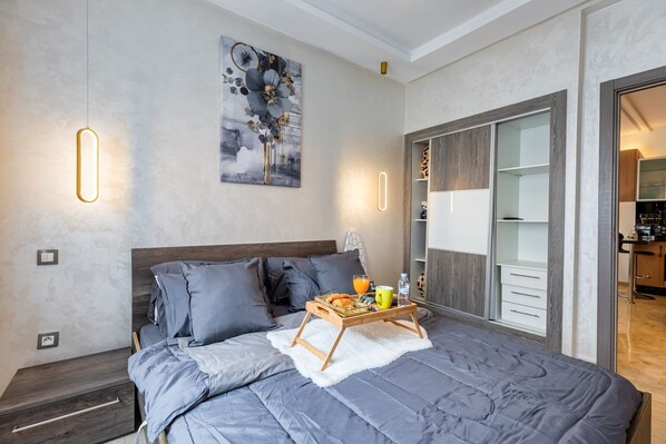 2 bedrooms, iron/ironing board, Internet, bed sheets
