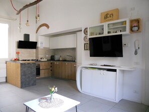 Micro-ondes, four, plaque de cuisson, lave-vaisselle