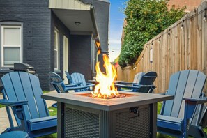 Property grounds - Stable #6 ~ Fire Pits, Mini Golf, Games, Walkable (Louisville)