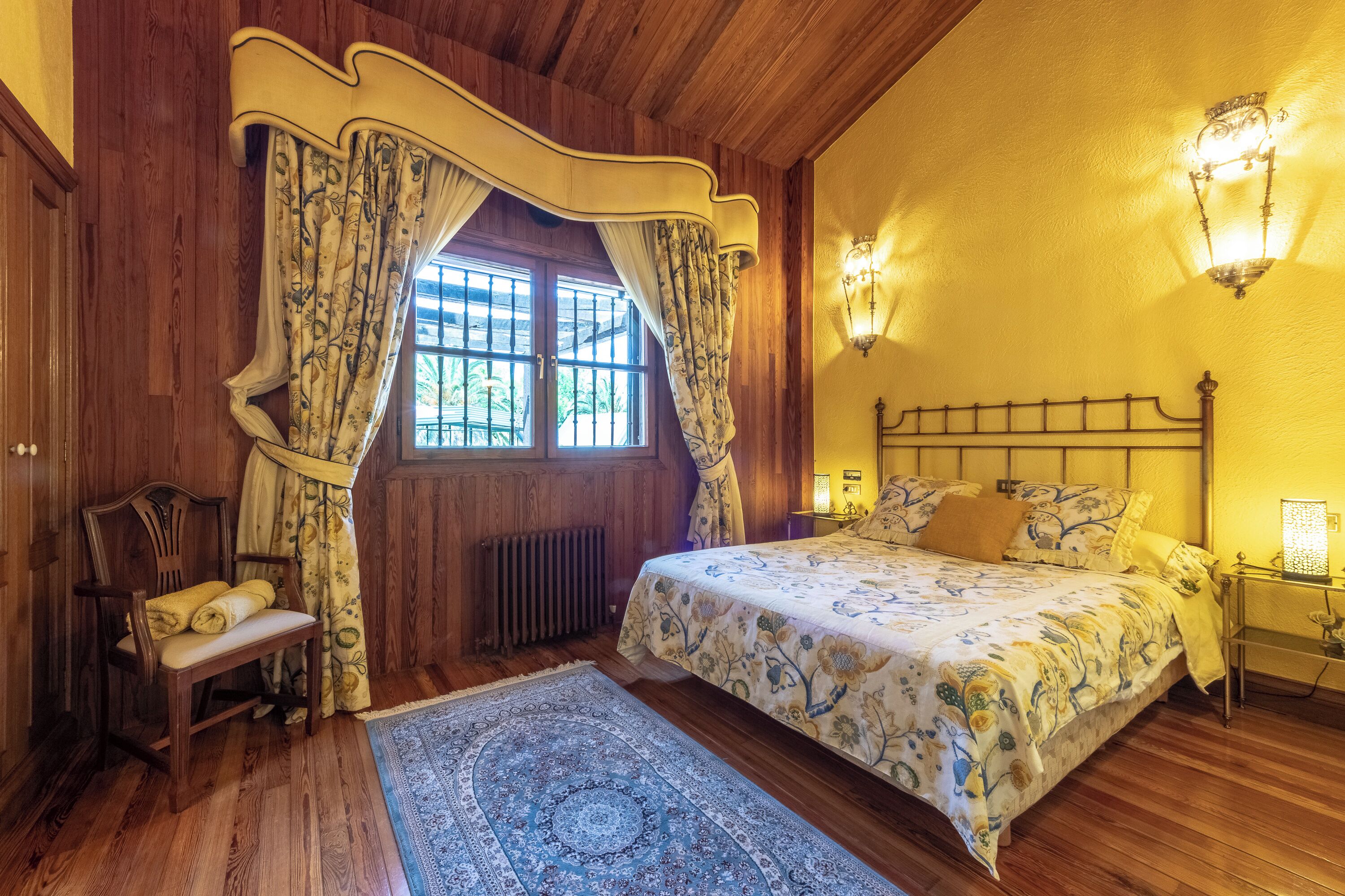 1 bedroom, in-room safe, desk, iron/ironing board