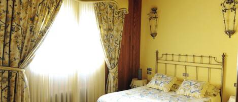 1 chambre, coffres-forts dans les chambres, bureau