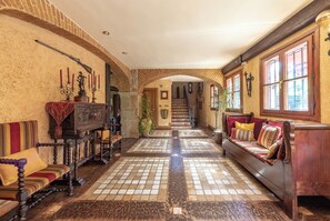 Interior - Blue Apartment at Basquepalace (Mungia)
