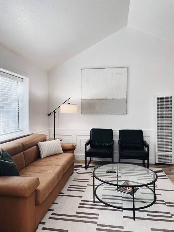 Televisión y chimenea 