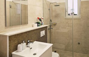 Douche, séchoir à cheveux
