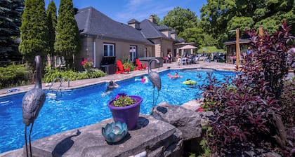 Forest Villa for Large Group with Outdoor Pool and indoor Swim Spa-Pet friendly