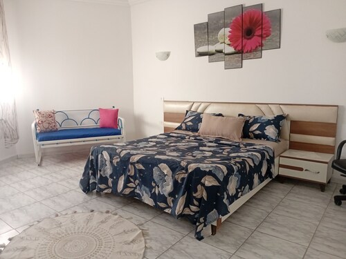 Cosy and bright villa floor in Radès Plage