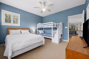 2 bedrooms, iron/ironing board, Internet, bed sheets
