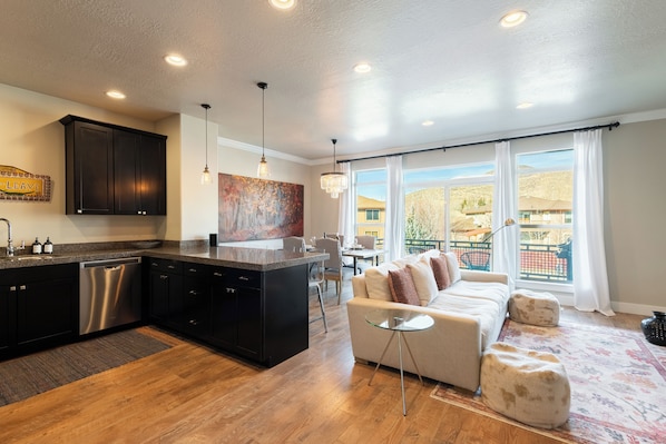 Smart TV, fireplace - Explore Park City | Trails Outside, Mountains All Around (Park City)