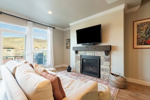 Smart TV, fireplace - Explore Park City | Trails Outside, Mountains All Around (Park City)
