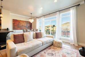 Smart TV, fireplace - Explore Park City | Trails Outside, Mountains All Around (Park City)