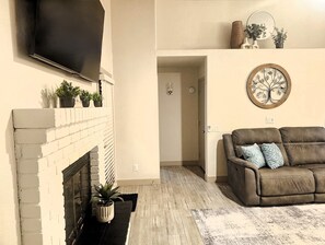 智能电视、壁炉