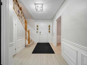 المنشأة من الداخل