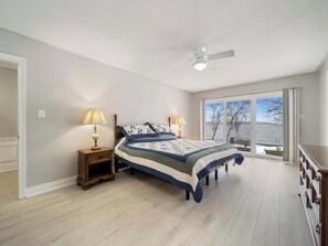 4 dormitoris, planxa i posts de planxar, wifi i roba de llit 