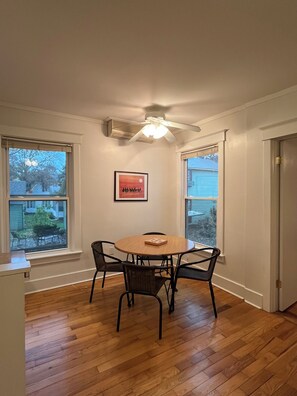 تناول الطعام