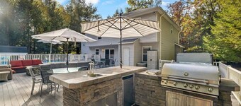 Hot Tub Retreat - Gameroom, Firepit, Grill, Dog Friendly
