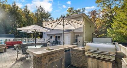 Hot Tub Retreat - Gameroom, Firepit, Grill, Dog Friendly