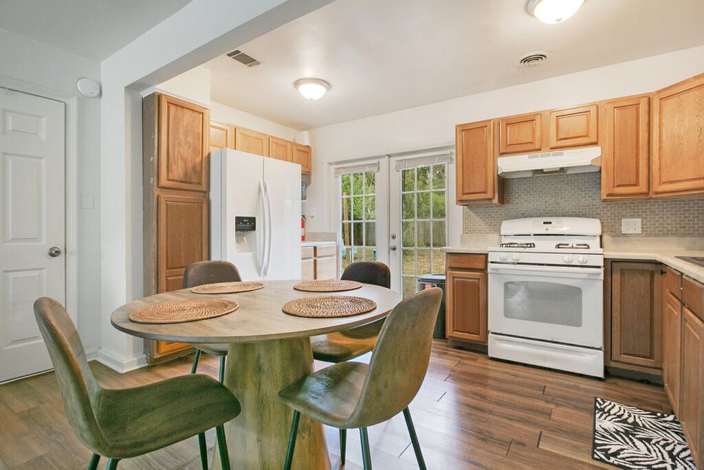 Microwave, oven, stovetop, dishwasher