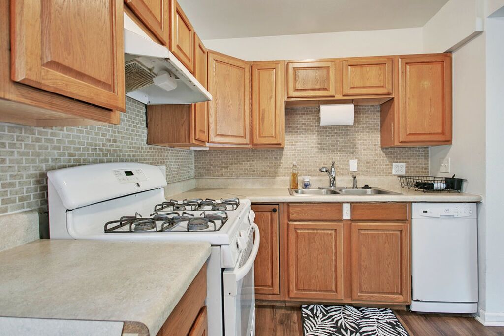 Microondas, horno, placa de cocina, lavavajillas